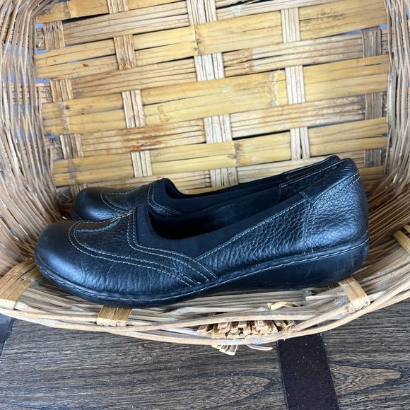 Clarks Black Leather Loafers - Picture 2 of 7